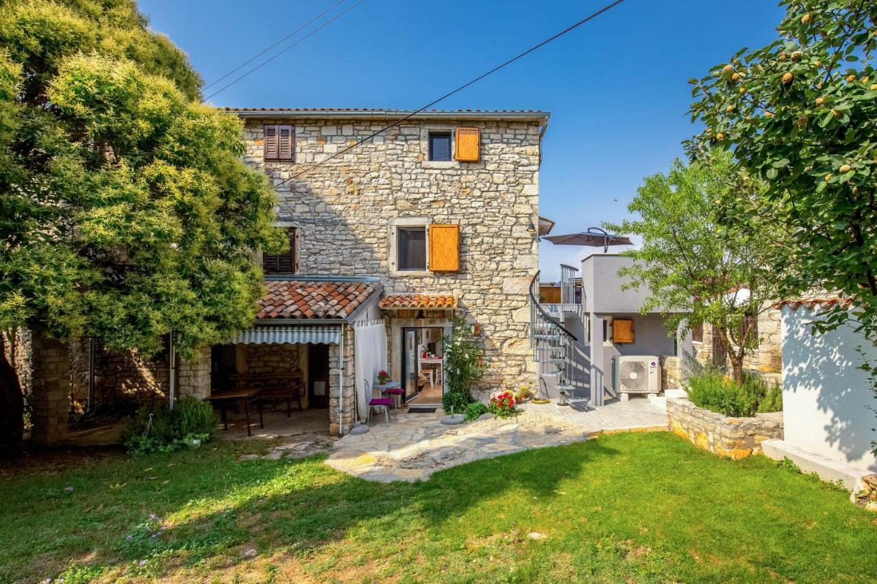 Apartment Li Tar-Vabriga Esterno foto